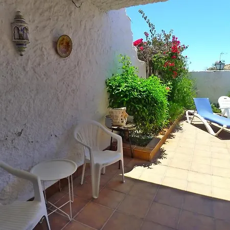 Limoneros 8 - Sleeps 4 - Ground Floor * Nerja