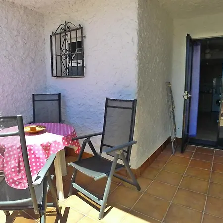 Limoneros 8 - Sleeps 4 - Ground Floor Appartement *