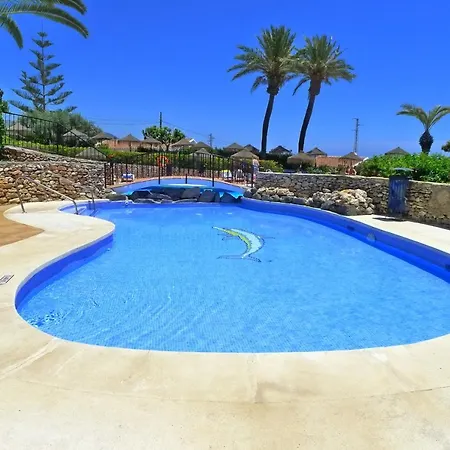 Limoneros 8 - Sleeps 4 - Ground Floor Appartement Nerja